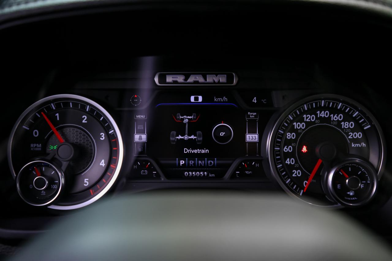 2022 RAM 2500 LARAMIE CREW CAB 6.7L CUMMINS NIGHT EDITION 4X4 Photo