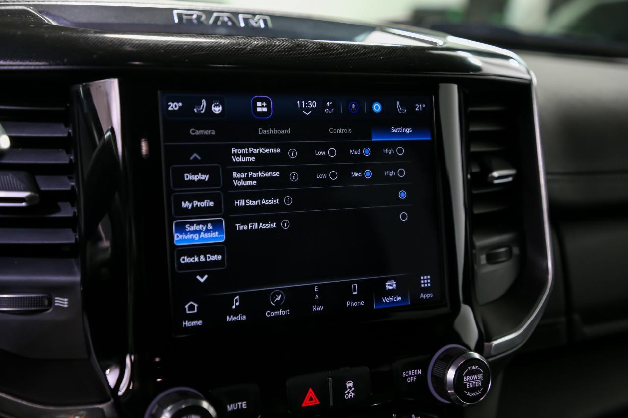 2022 RAM 2500 LARAMIE CREW CAB 6.7L CUMMINS NIGHT EDITION 4X4 Photo