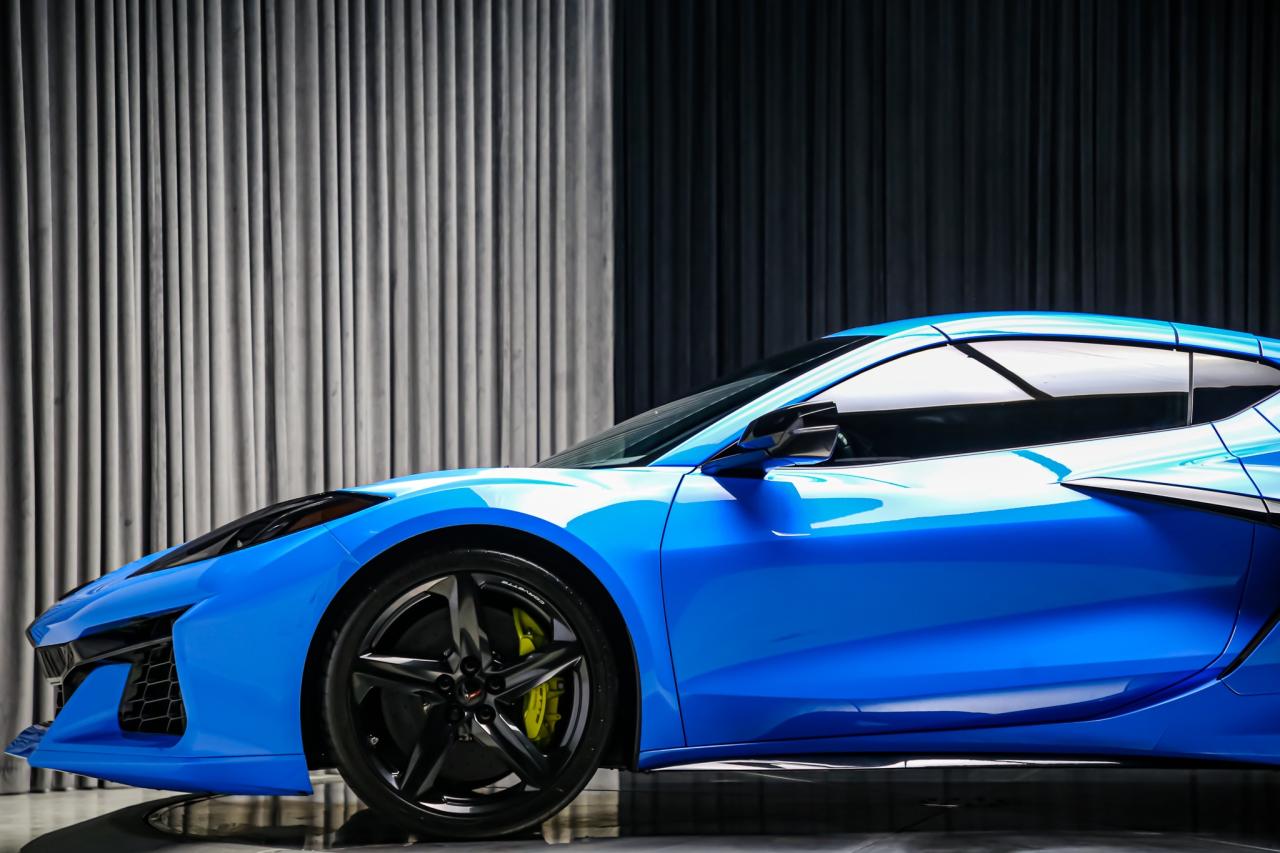 2023 Chevrolet Corvette Z06 COUPE 3LZ 670HP CARBONWHEELS CERAMICBRAKE LIFT Photo