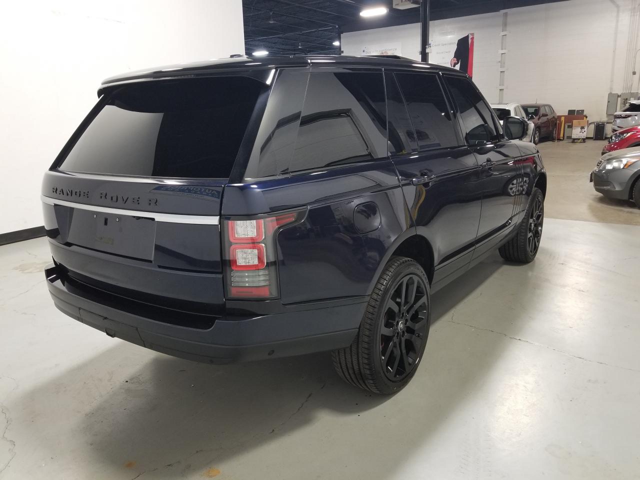 2016 Land Rover Range Rover 5.0L V8 Supercharged 4dr 4x4 Photo