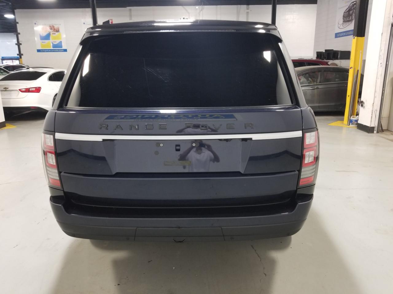 2016 Land Rover Range Rover 5.0L V8 Supercharged 4dr 4x4 Photo