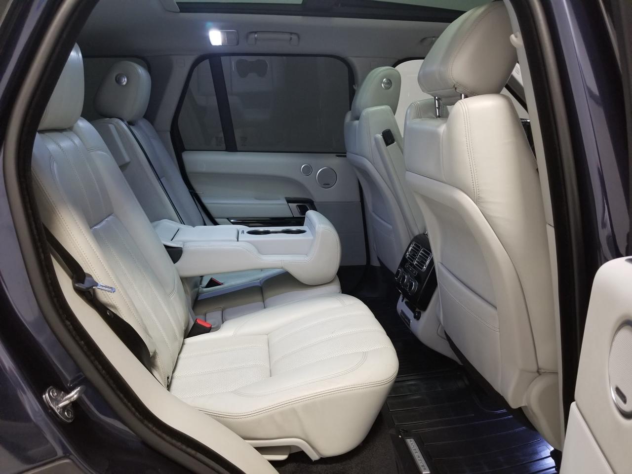 2016 Land Rover Range Rover 5.0L V8 Supercharged 4dr 4x4 Photo