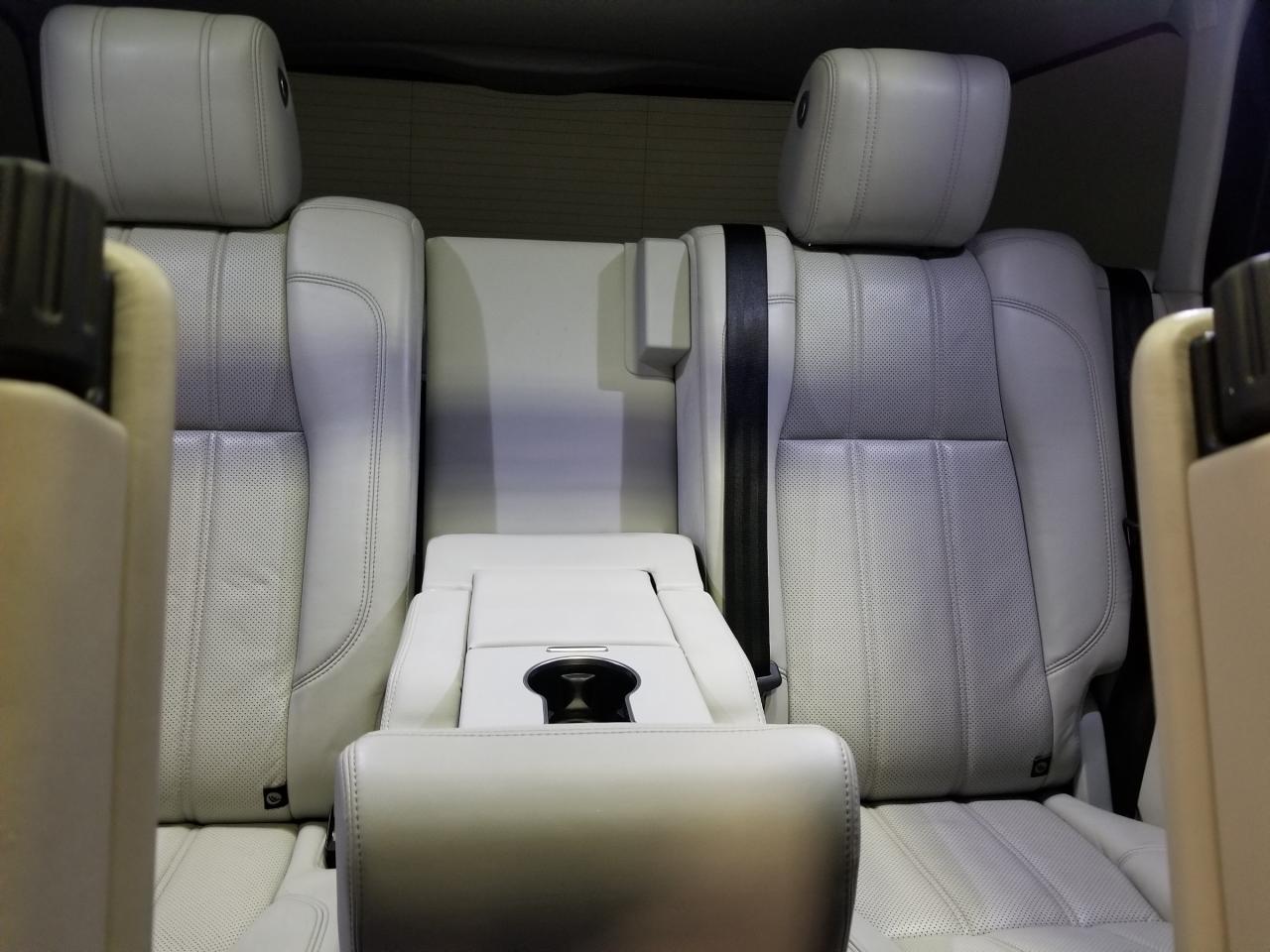 2016 Land Rover Range Rover 5.0L V8 Supercharged 4dr 4x4 Photo