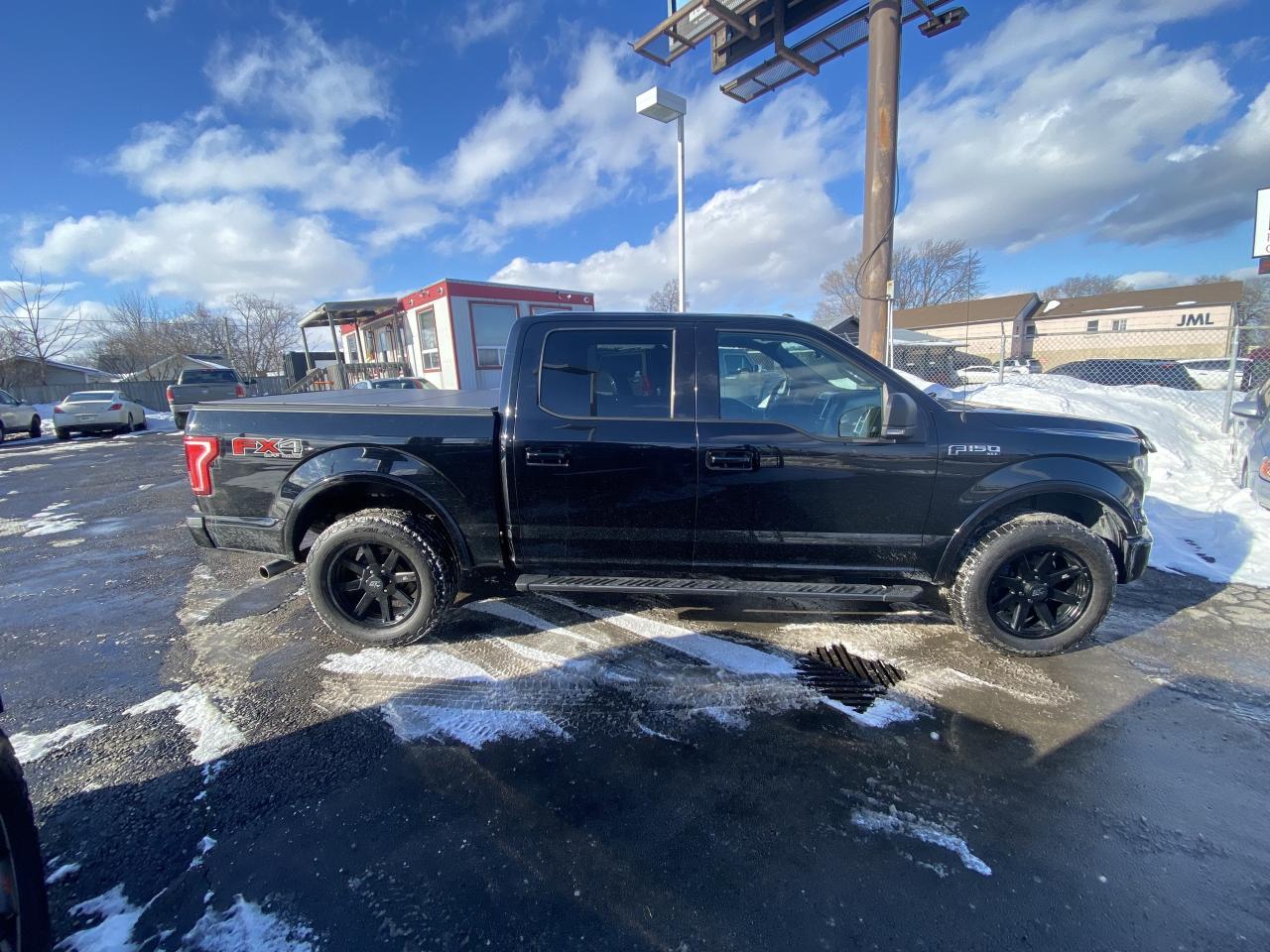 2016 Ford F-150 4WD SuperCrew 145  XLT Photo
