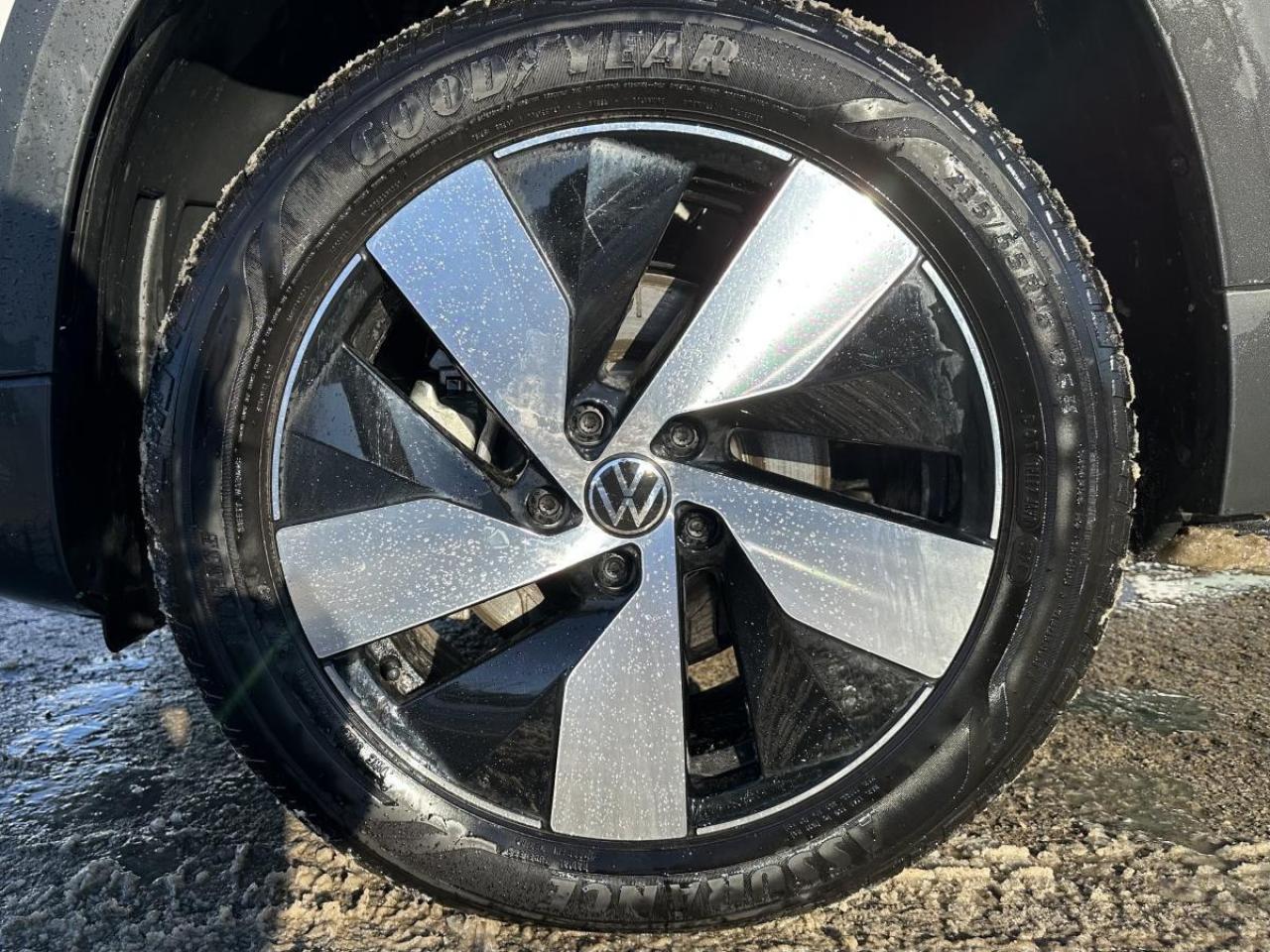 2025 Volkswagen Taos Trendline 4Motion AWD Photo2