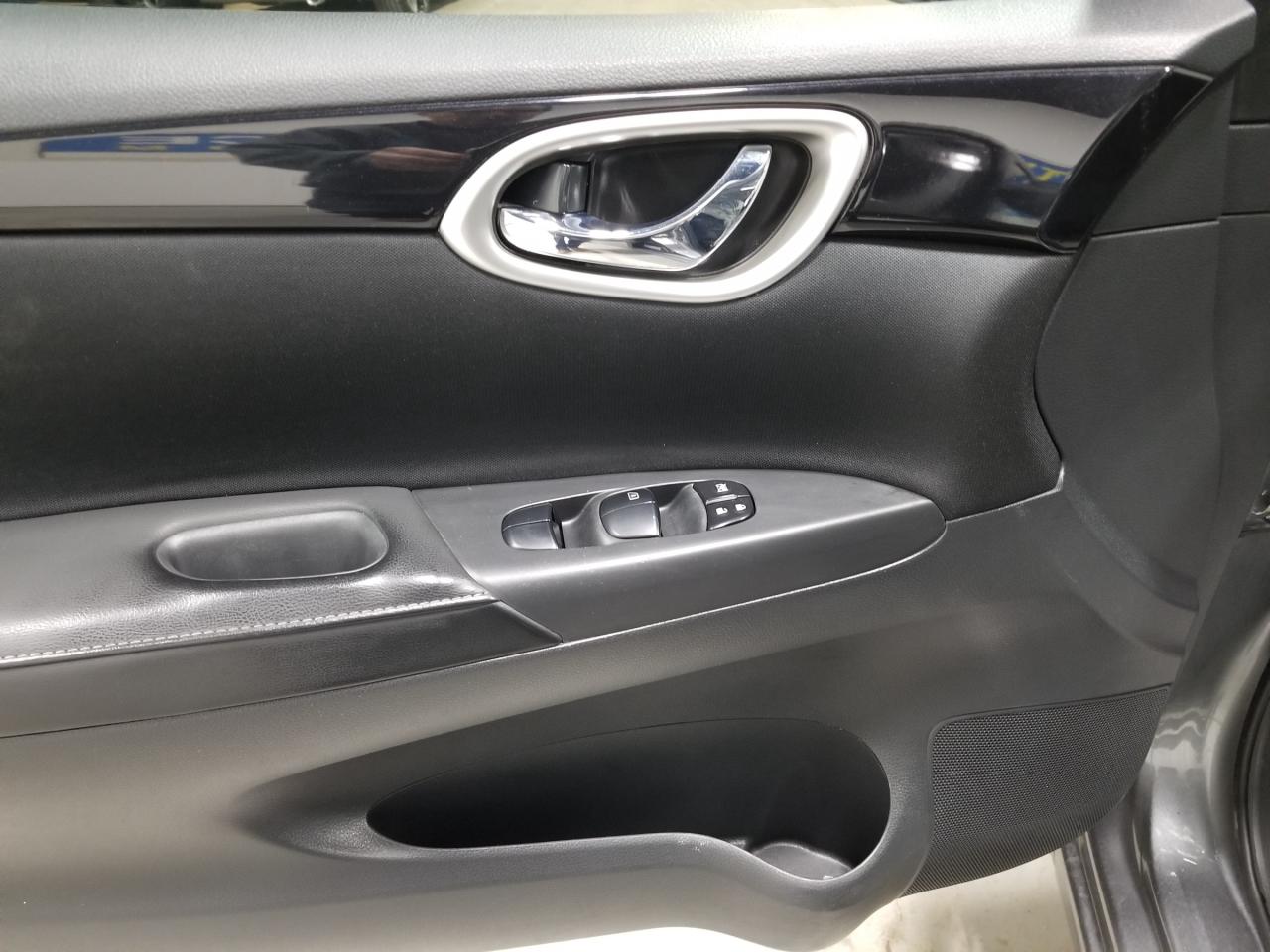 2018 Nissan Sentra 1.8 SV (CVT) 4dr Sedan Photo