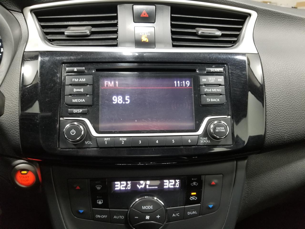 2018 Nissan Sentra 1.8 SV (CVT) 4dr Sedan Photo