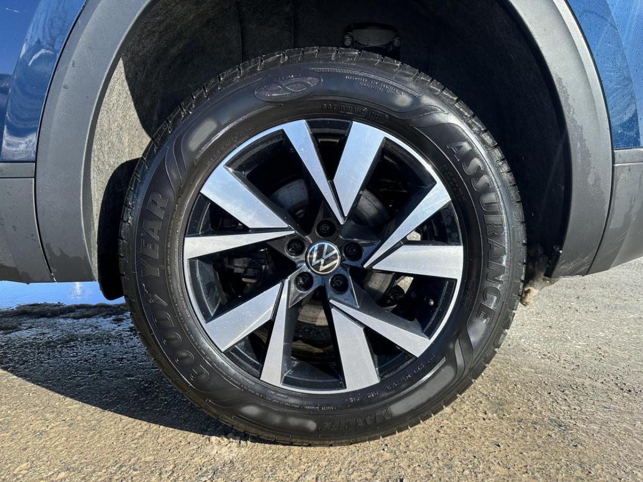 2020 Volkswagen Atlas Cross Sport Comfortline 4Motion AWD Photo2