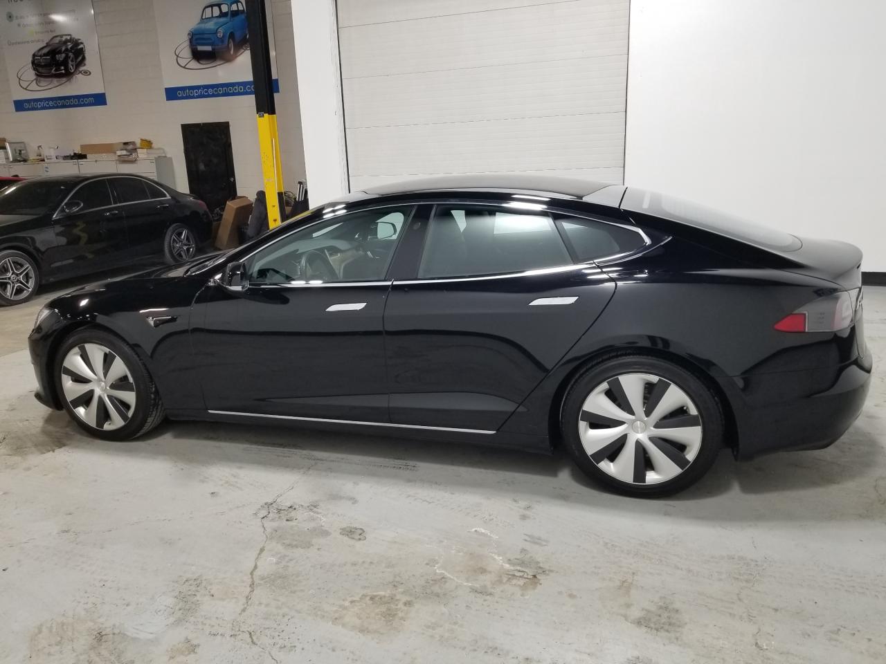 2021 Tesla Model S Long Range 4dr All-Wheel Drive Hatchback Photo3