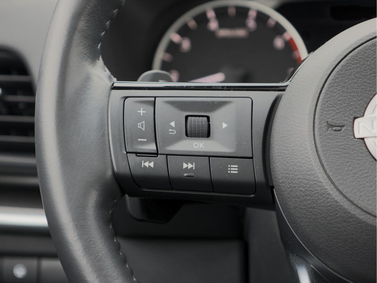 2023 Nissan Rogue SV AWD   Panoramic Roof   Climate Ctrl   Pwr Seat Photo