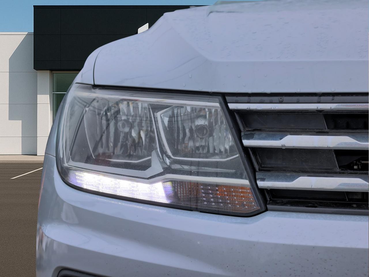 2018 Volkswagen Tiguan COMFORTLINE 4Motion Photo3