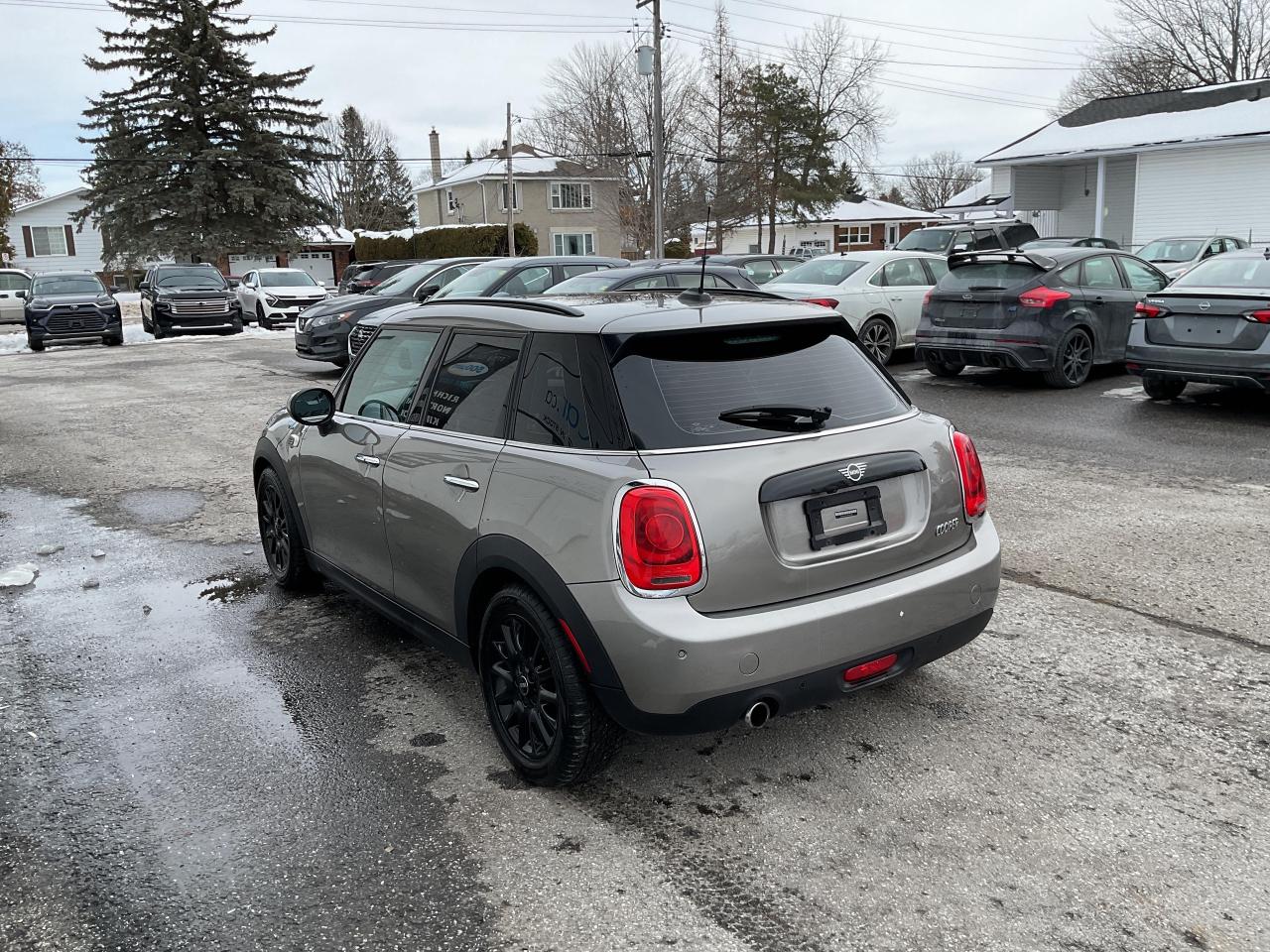 2019 MINI 5 Door Cooper 4dr Hatchback Photo
