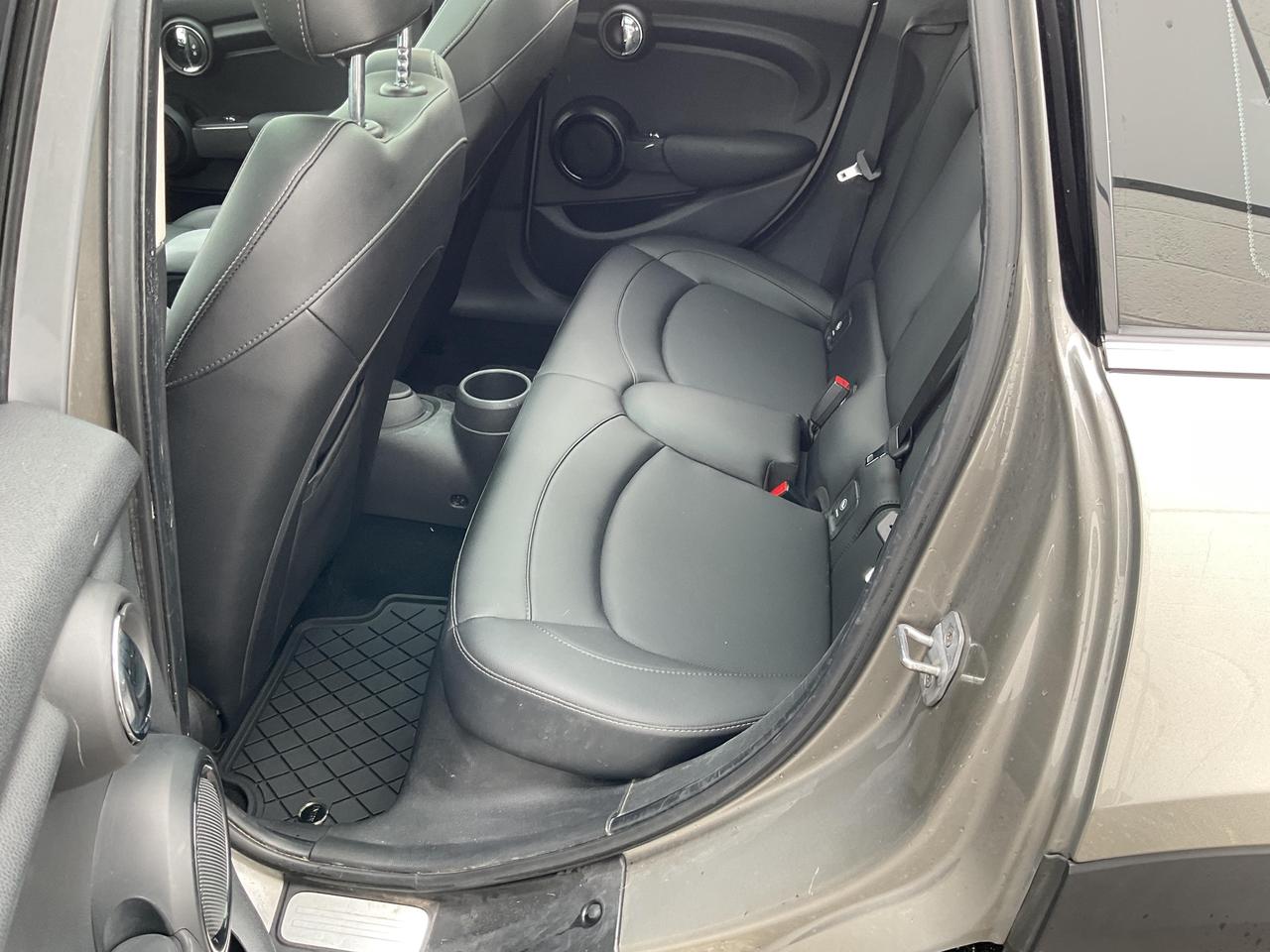 2019 MINI 5 Door Cooper 4dr Hatchback Photo