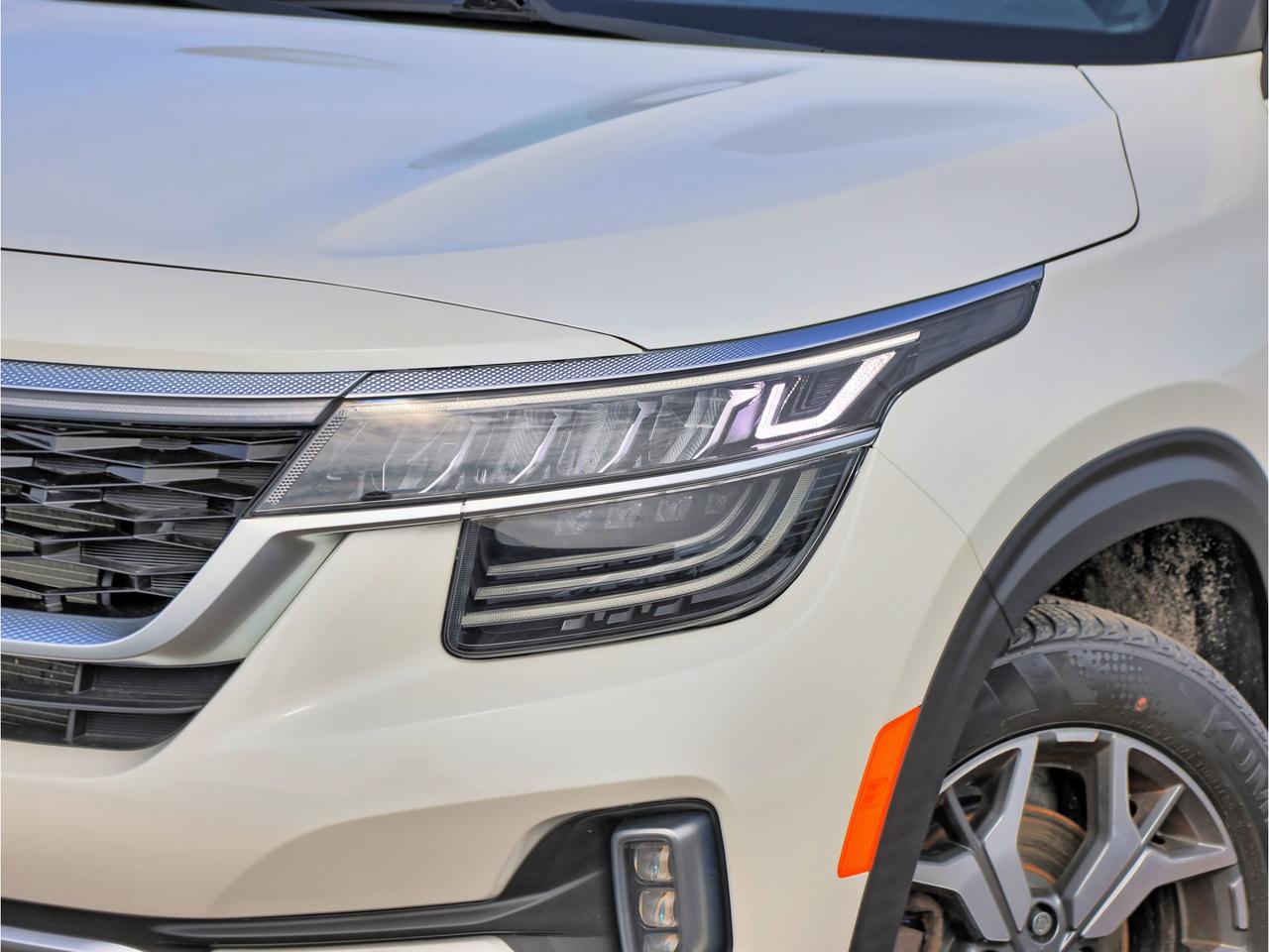 2022 Kia Seltos EX Premium   Navigation   Smart Cruise   Cool Seat Photo