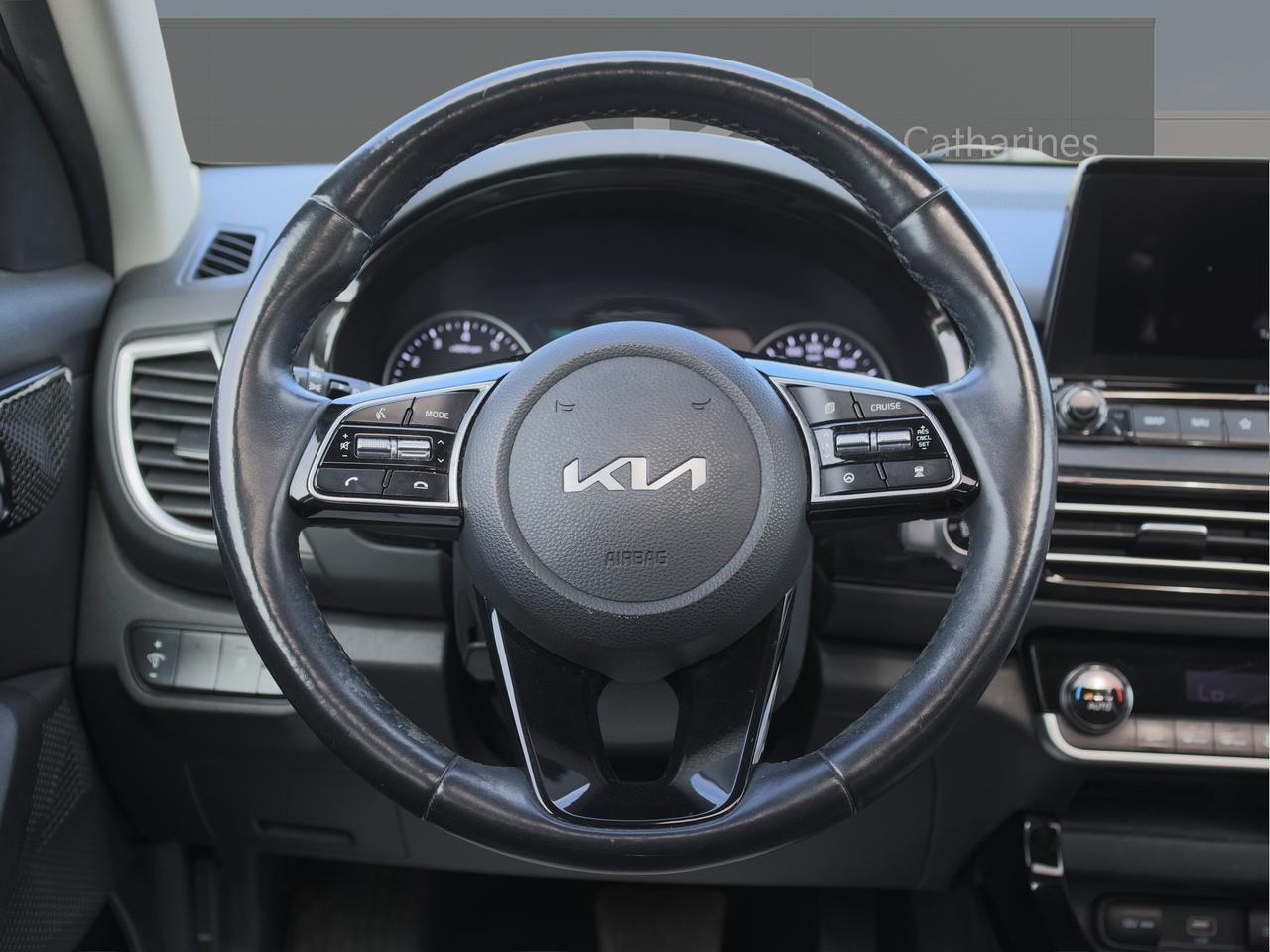 2022 Kia Seltos EX Premium   Navigation   Smart Cruise   Cool Seat Photo