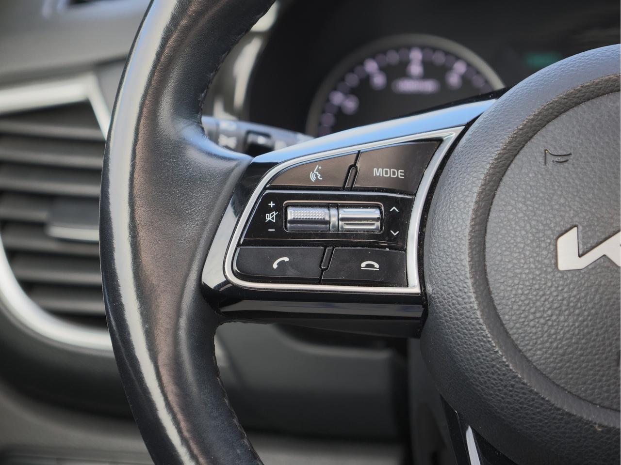 2022 Kia Seltos EX Premium   Navigation   Smart Cruise   Cool Seat Photo