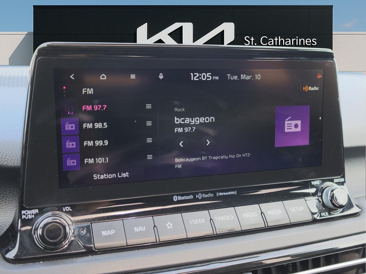 2022 Kia Seltos EX Premium   Navigation   Smart Cruise   Cool Seat Photo