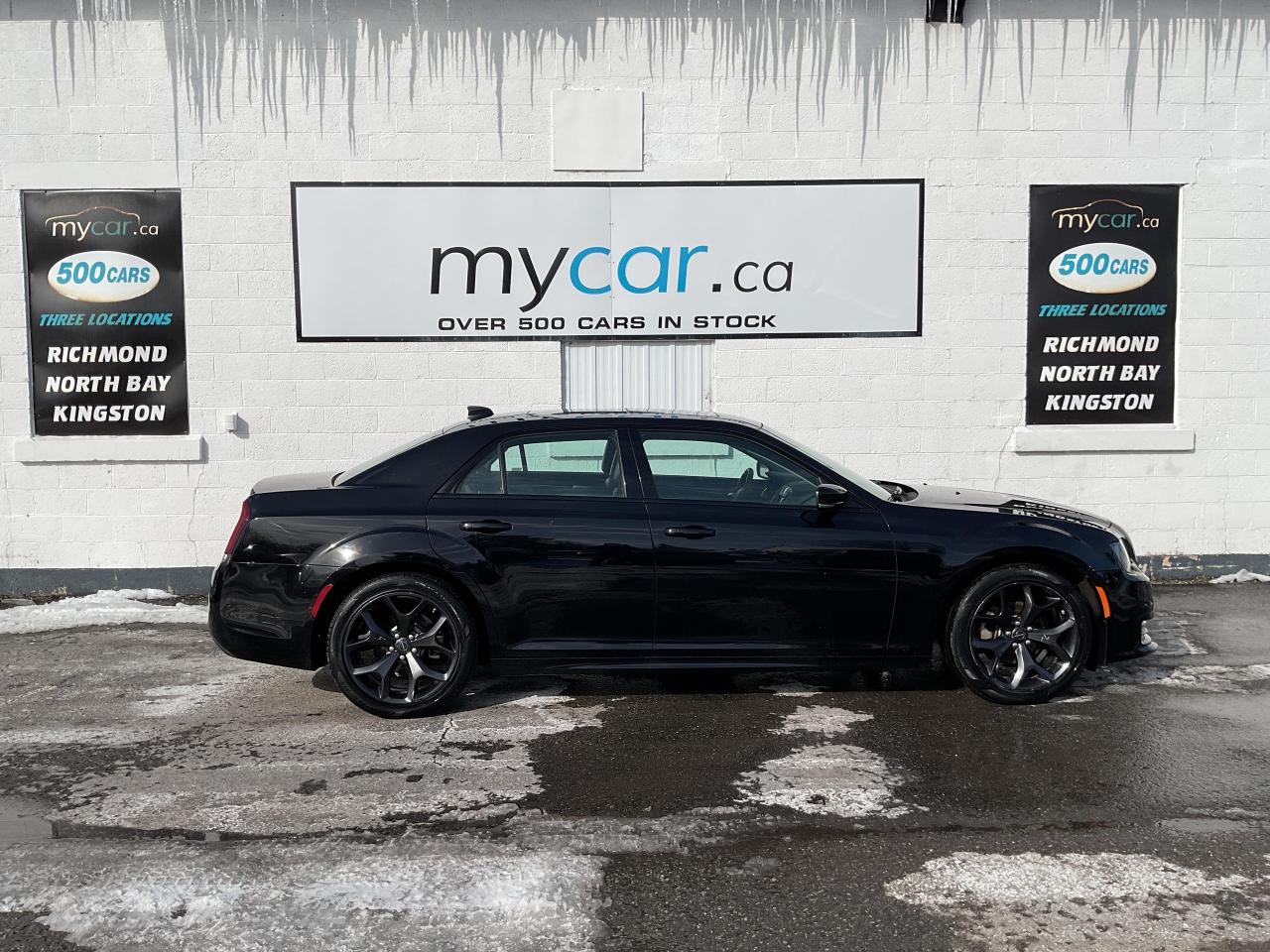 2023 Chrysler 300 Touring-L 4dr Rear-Wheel Drive Sedan Photo