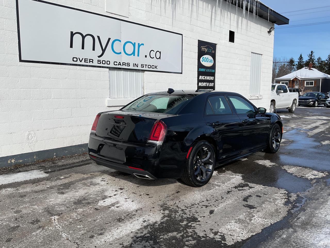 2023 Chrysler 300 Touring-L 4dr Rear-Wheel Drive Sedan Photo