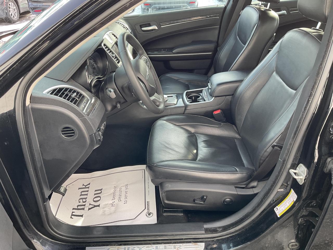 2023 Chrysler 300 Touring-L 4dr Rear-Wheel Drive Sedan Photo