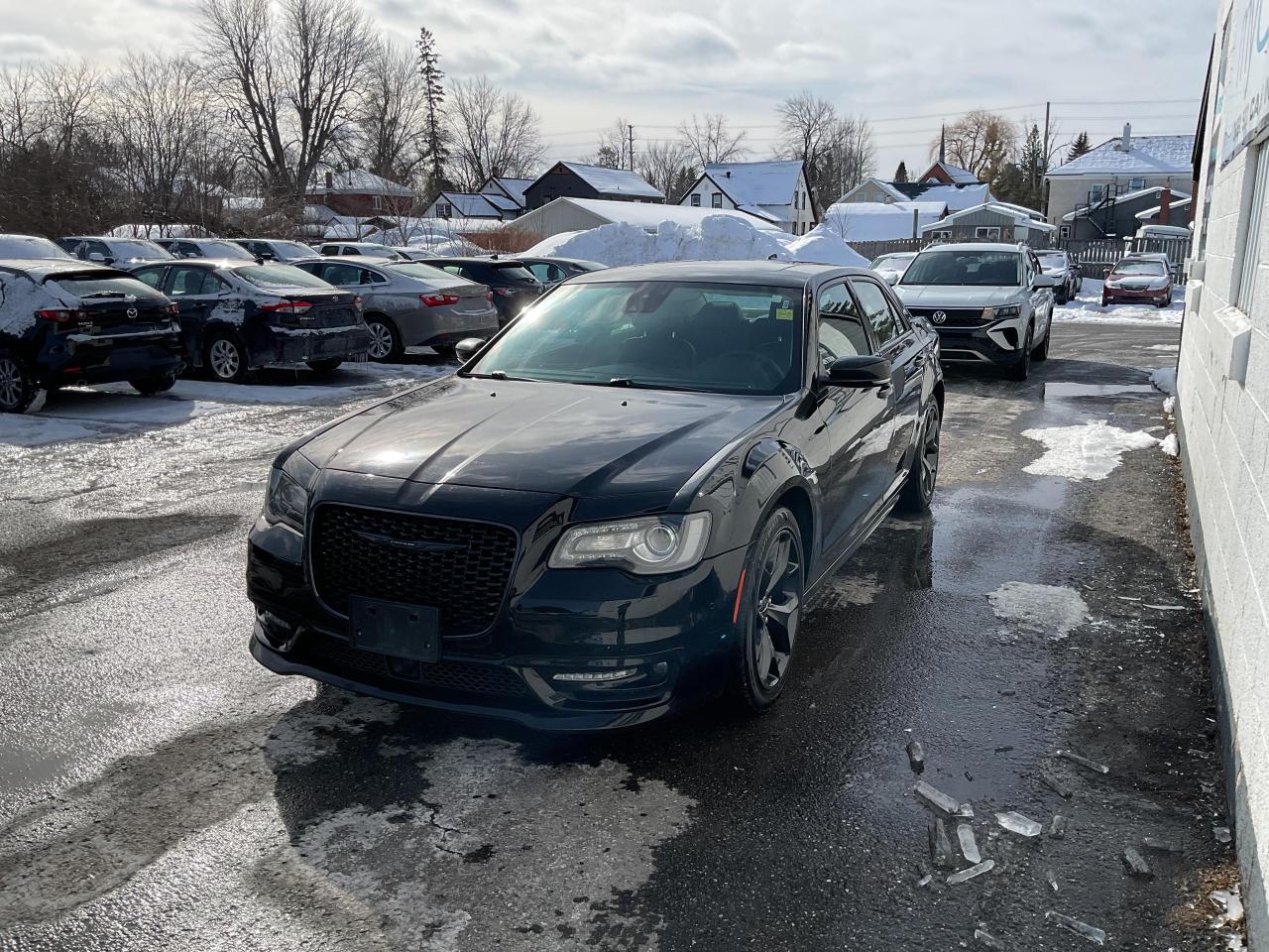 2023 Chrysler 300 Touring-L 4dr Rear-Wheel Drive Sedan Photo