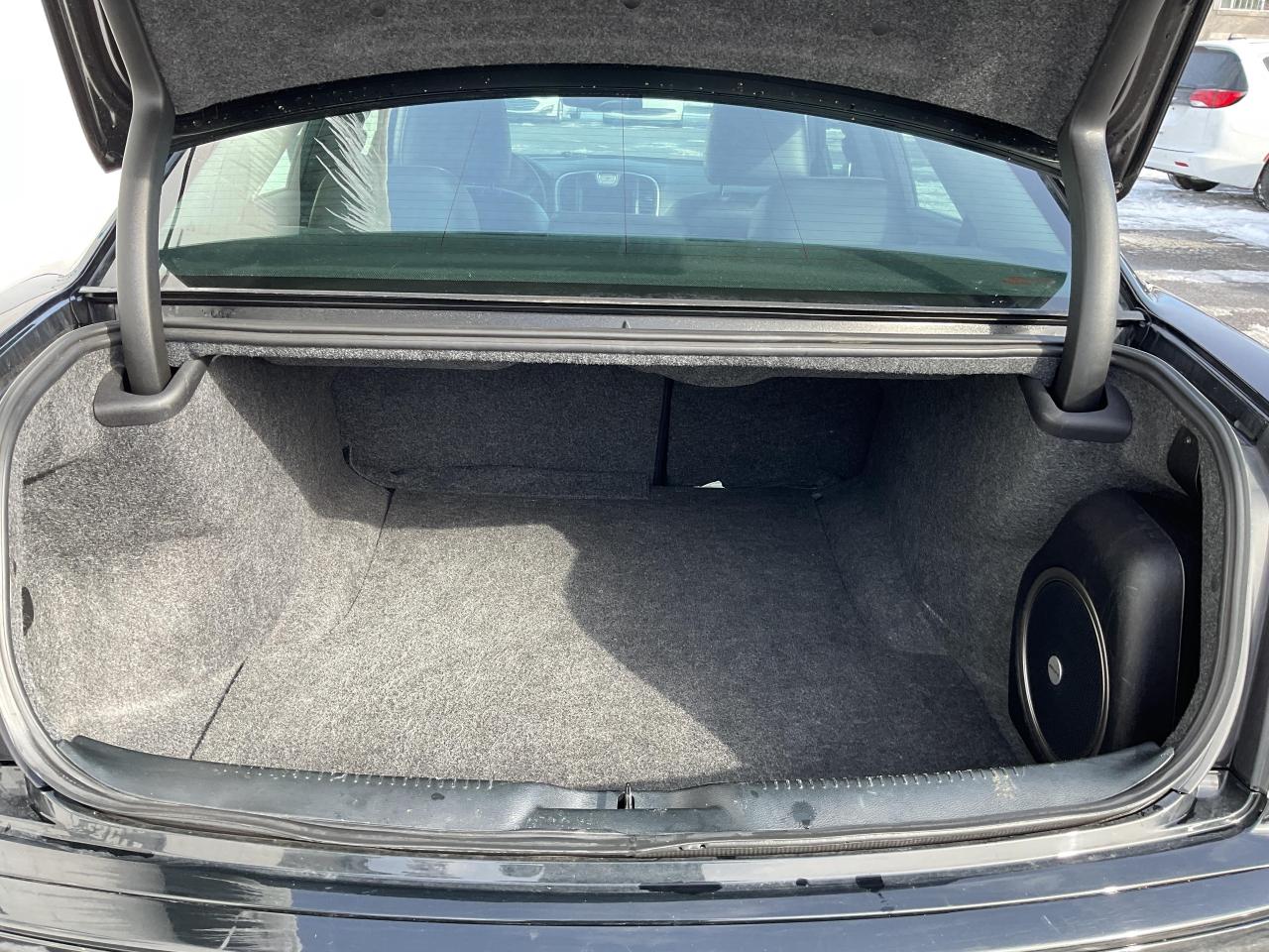 2023 Chrysler 300 Touring-L 4dr Rear-Wheel Drive Sedan Photo