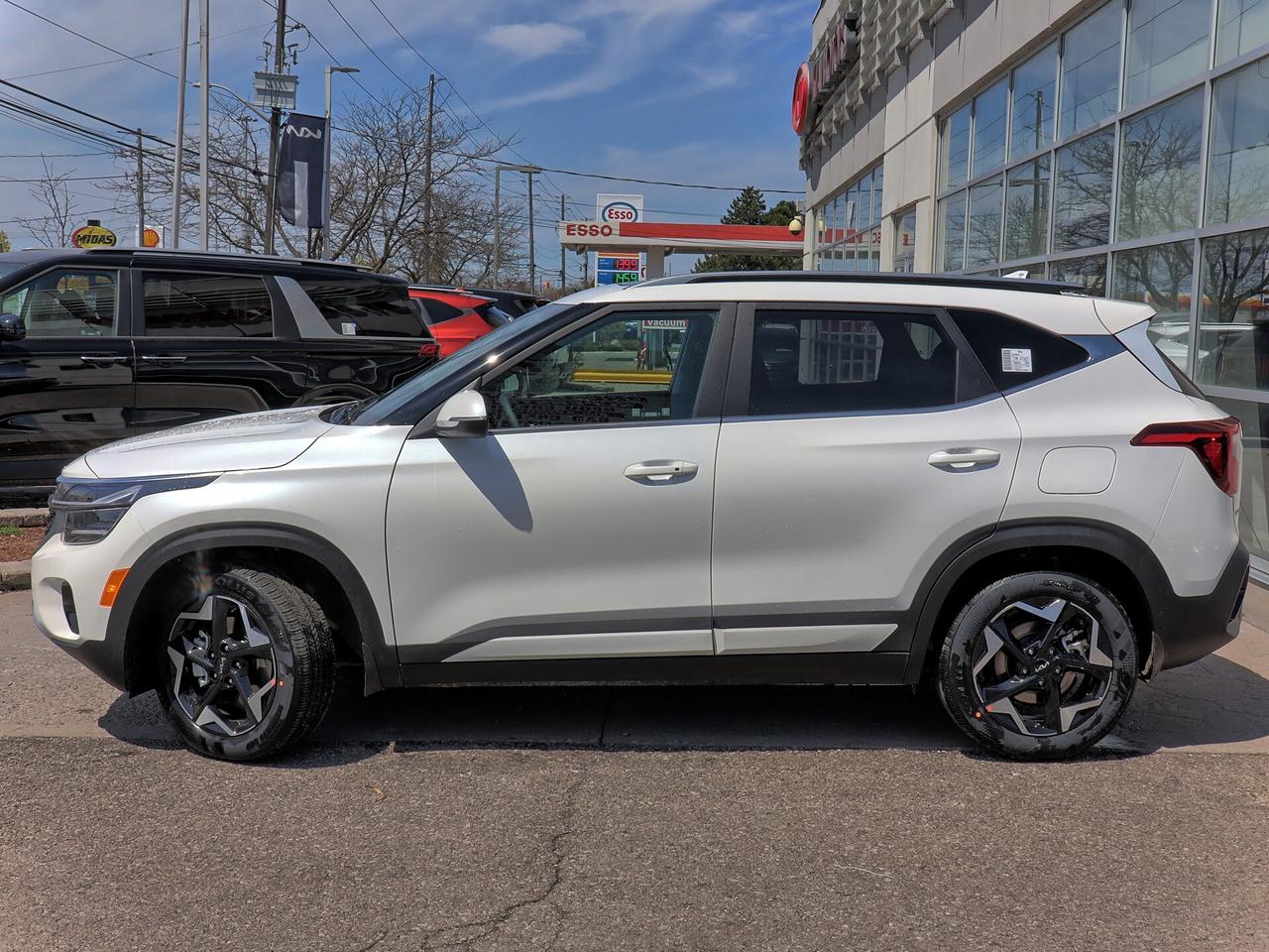 2026 Kia Seltos EX Premium   Demo Photo3