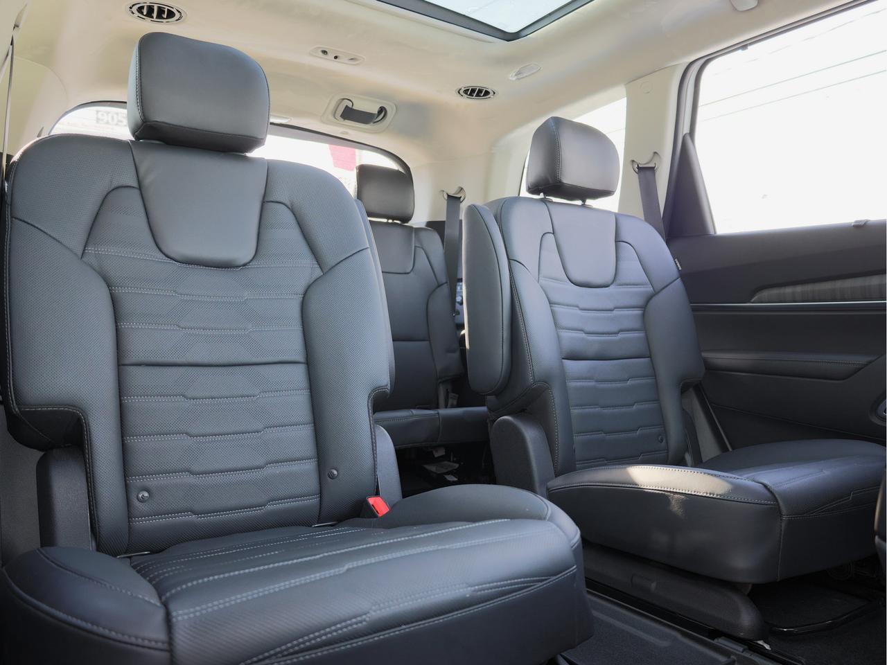 2023 Kia Telluride SX Limited   HUD   Nappa Leather   FDM Photo