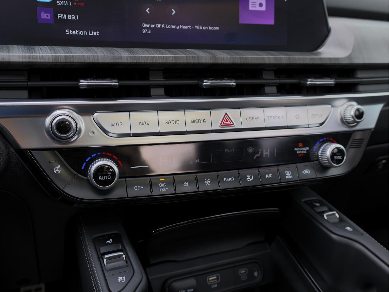 2023 Kia Telluride SX Limited   HUD   Nappa Leather   FDM Photo