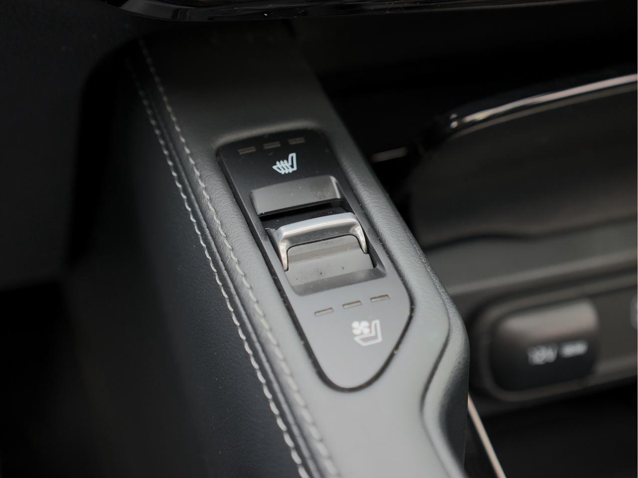 2023 Kia Telluride SX Limited   HUD   Nappa Leather   FDM Photo