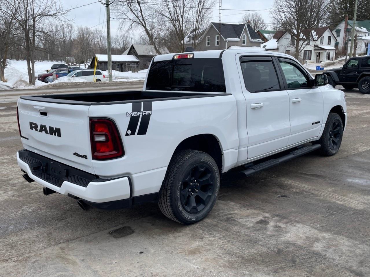 2025 RAM 1500 SPORT 4X4 CREW CAB 5'7" BOX Photo