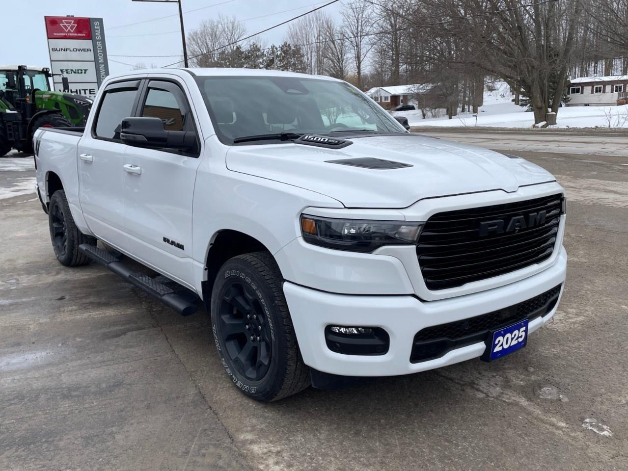 2025 RAM 1500 SPORT 4X4 CREW CAB 5'7" BOX Photo