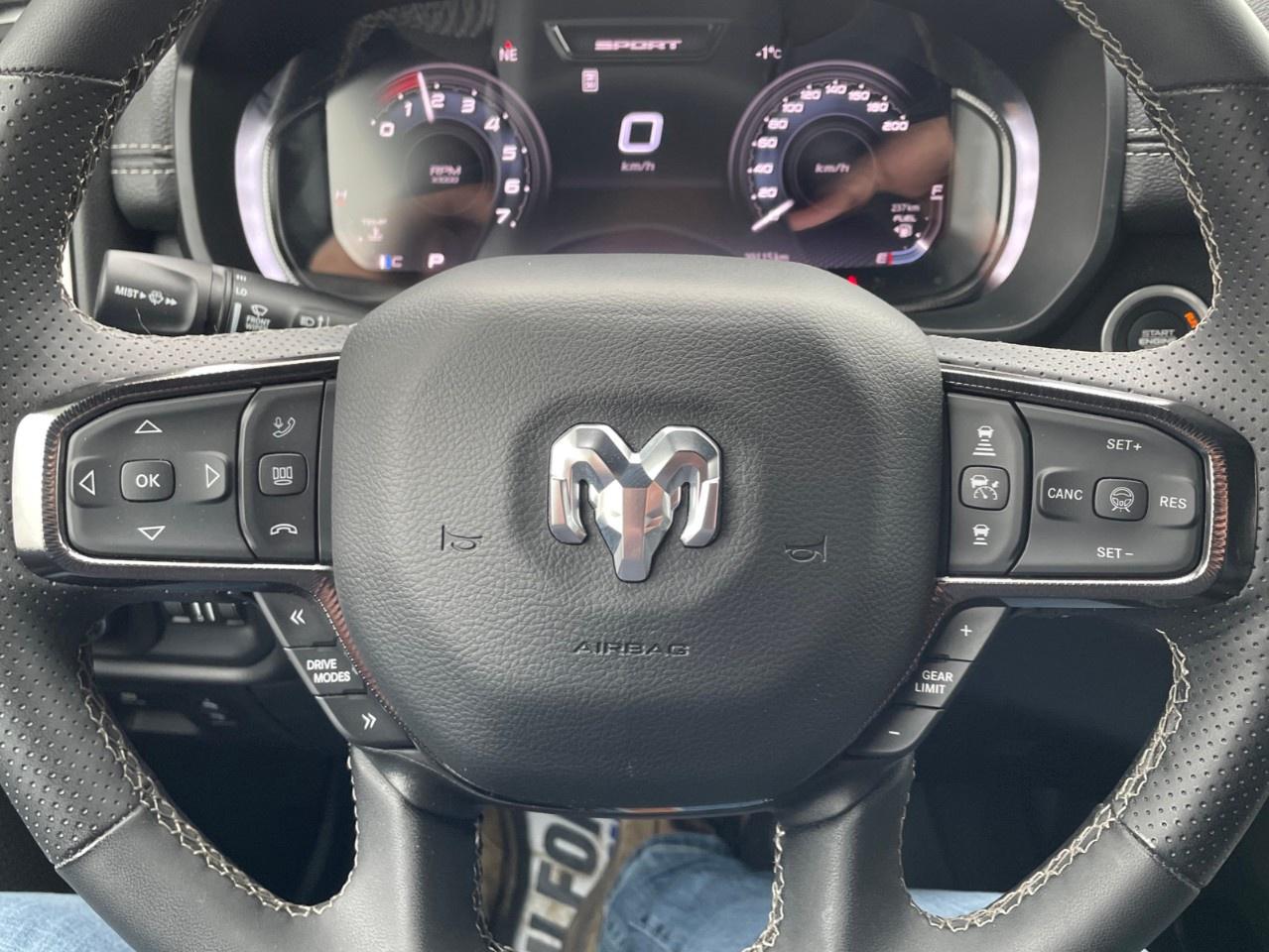 2025 RAM 1500 SPORT 4X4 CREW CAB 5'7" BOX Photo