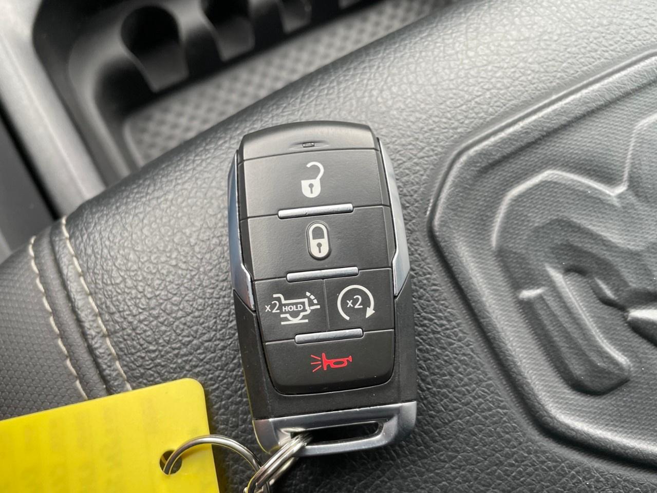 2025 RAM 1500 SPORT 4X4 CREW CAB 5'7" BOX Photo