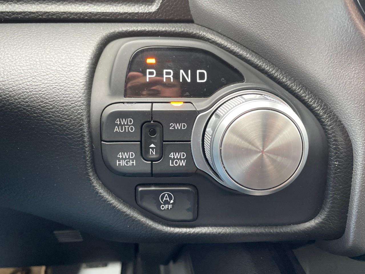 2025 RAM 1500 SPORT 4X4 CREW CAB 5'7" BOX Photo