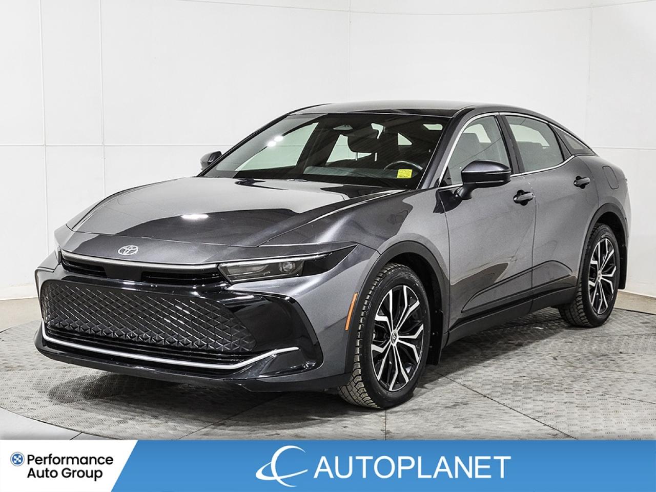 2023 Toyota Crown XLE AWD, Hybrid, Back Up Cam, Apple CarPlay! Photo