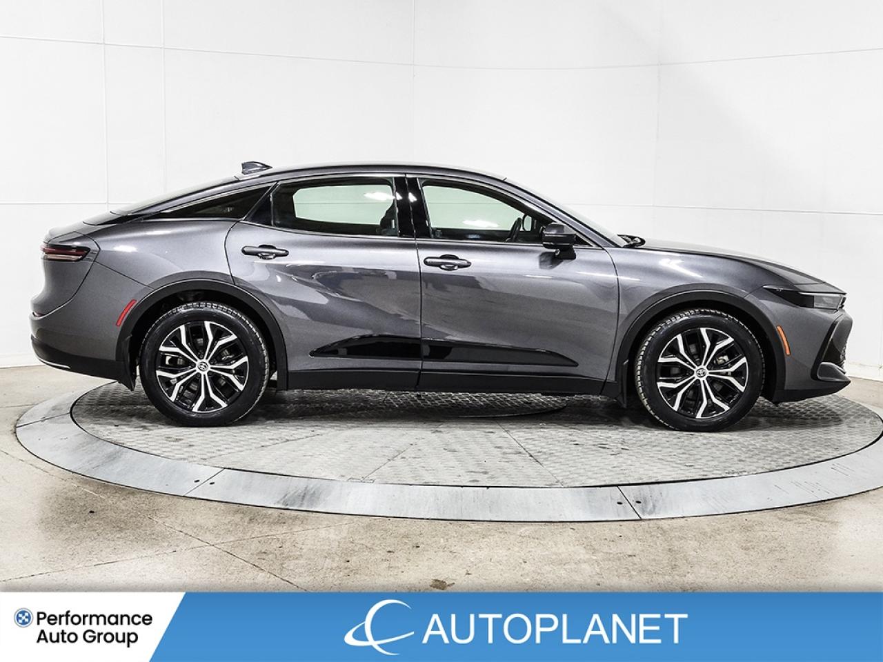 2023 Toyota Crown XLE AWD, Hybrid, Back Up Cam, Apple CarPlay! Photo