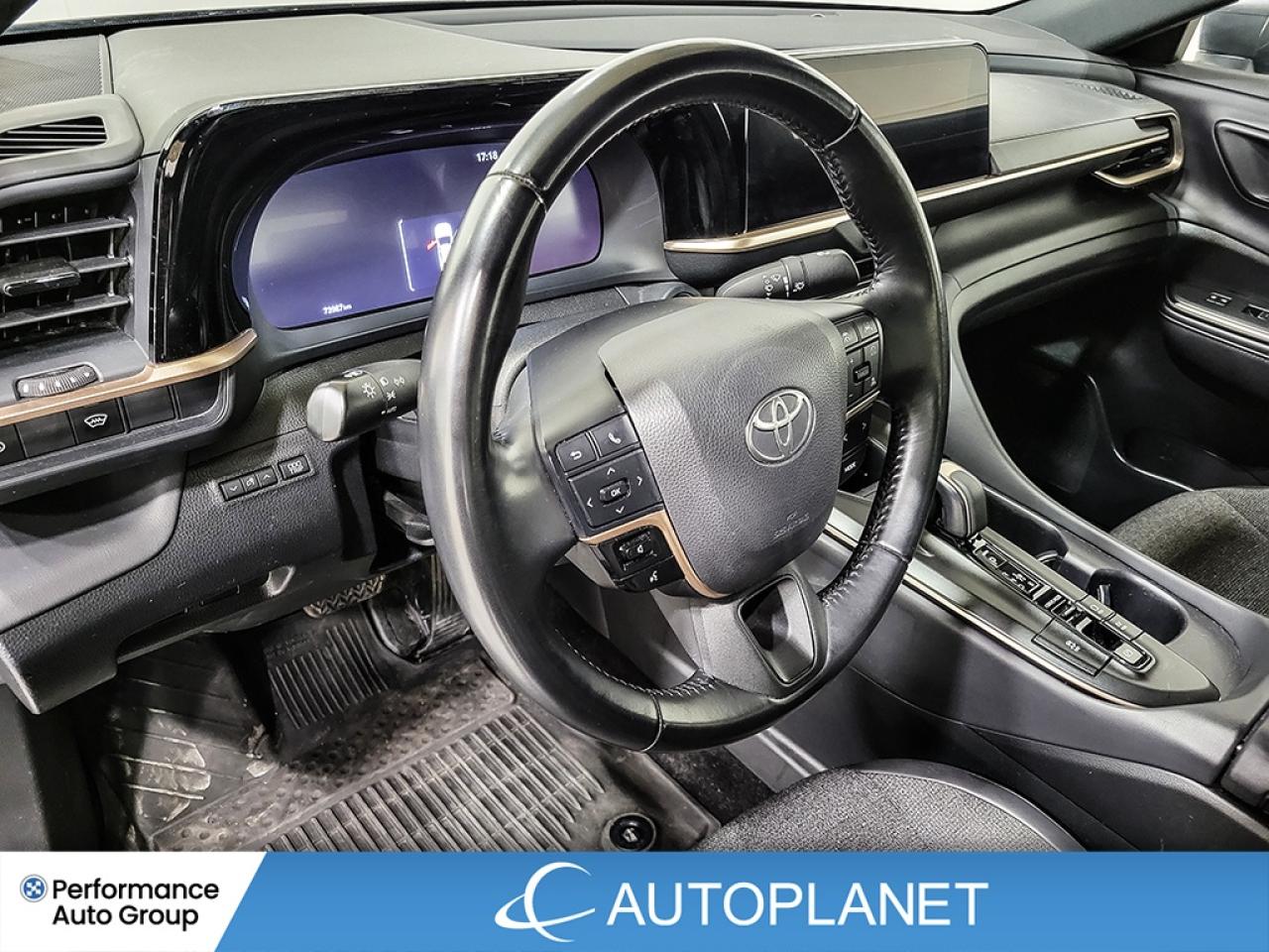 2023 Toyota Crown XLE AWD, Hybrid, Back Up Cam, Apple CarPlay! Photo