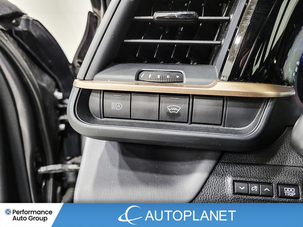 2023 Toyota Crown XLE AWD, Hybrid, Back Up Cam, Apple CarPlay! Photo