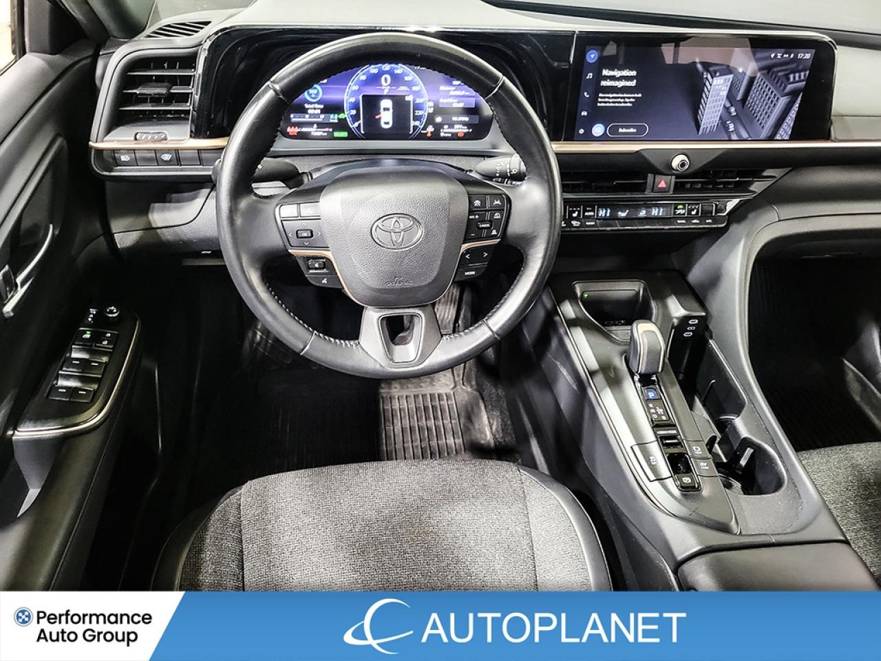 2023 Toyota Crown XLE AWD, Hybrid, Back Up Cam, Apple CarPlay! Photo