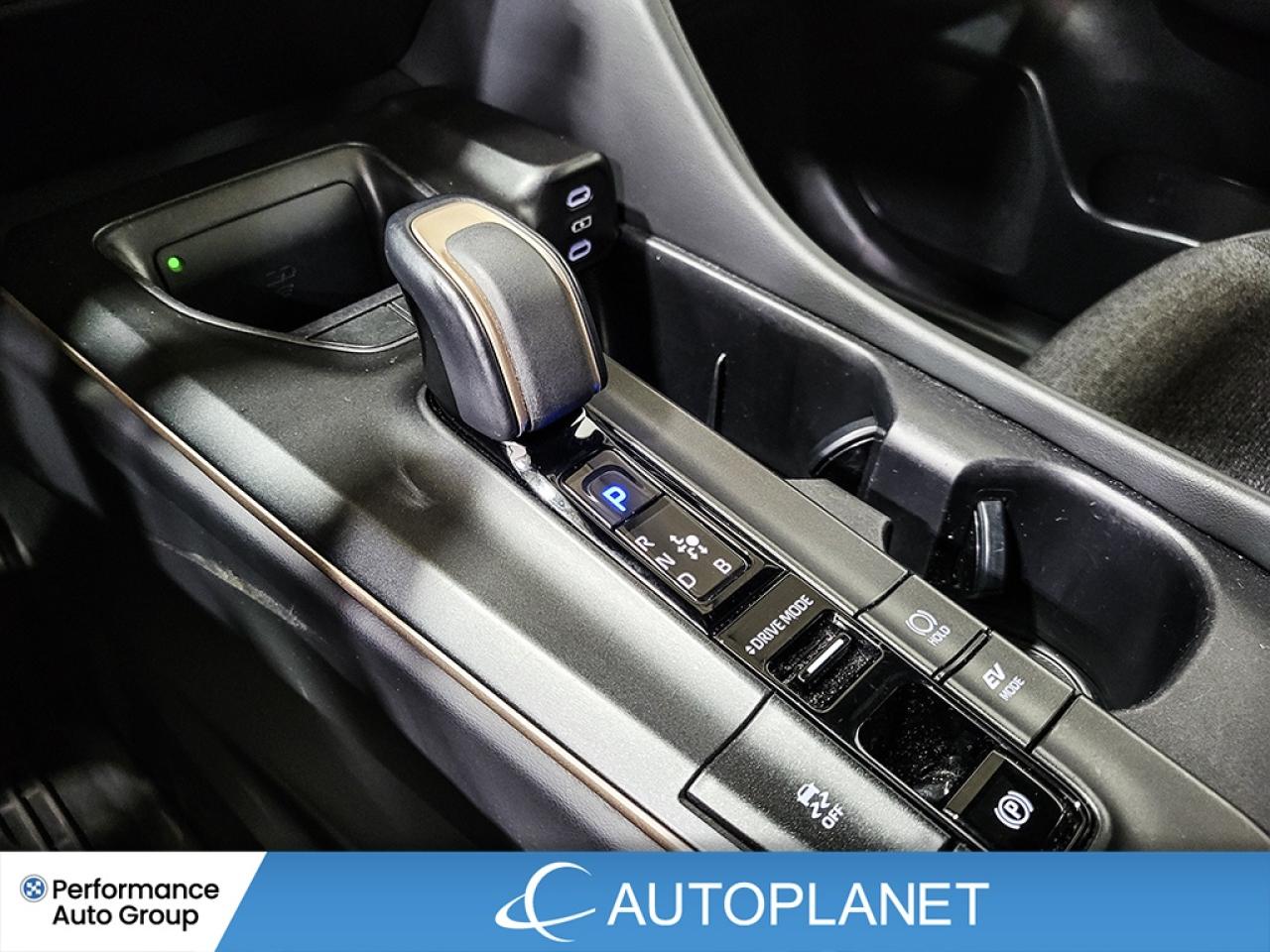 2023 Toyota Crown XLE AWD, Hybrid, Back Up Cam, Apple CarPlay! Photo