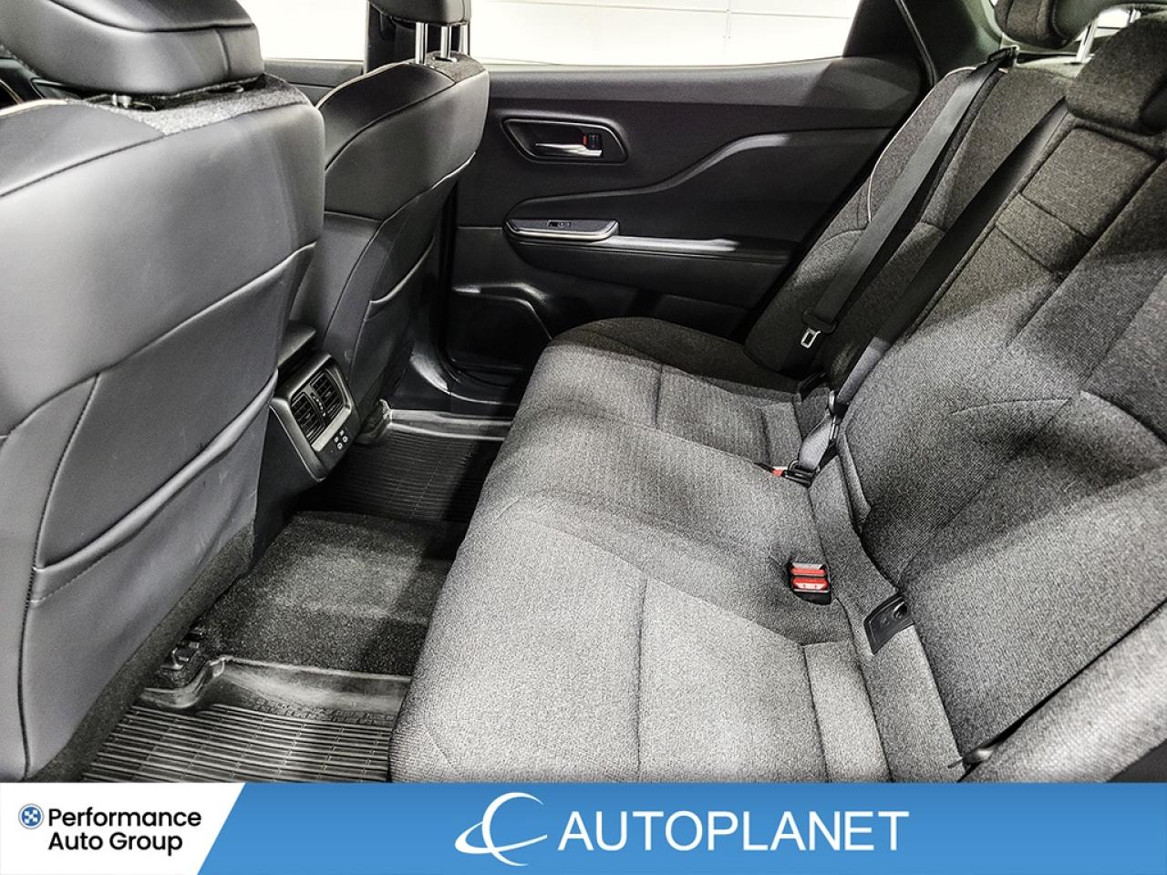 2023 Toyota Crown XLE AWD, Hybrid, Back Up Cam, Apple CarPlay! Photo