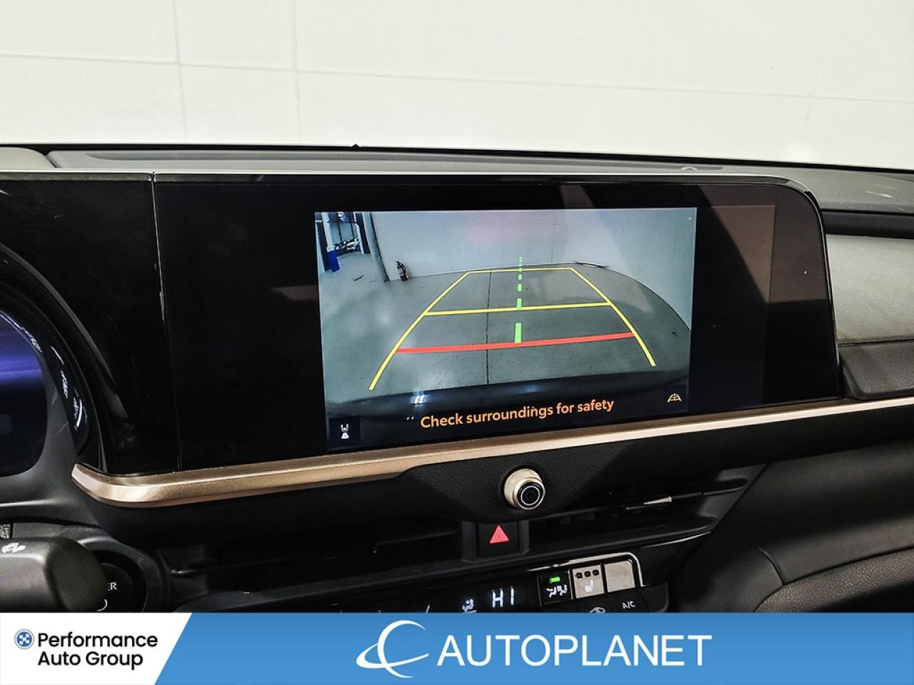 2023 Toyota Crown XLE AWD, Hybrid, Back Up Cam, Apple CarPlay! Photo