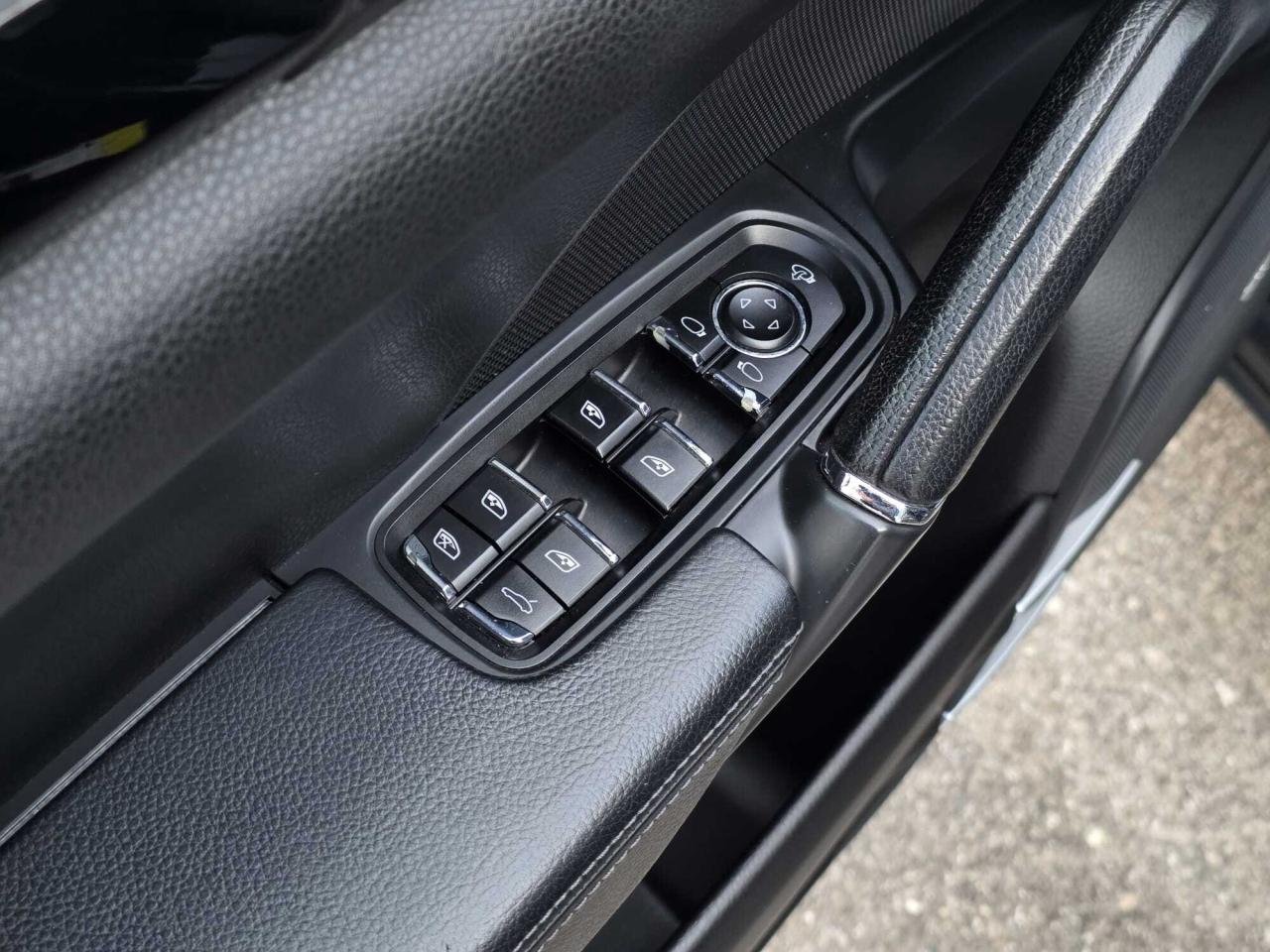 2015 Porsche Cayenne AWD 4dr S Photo