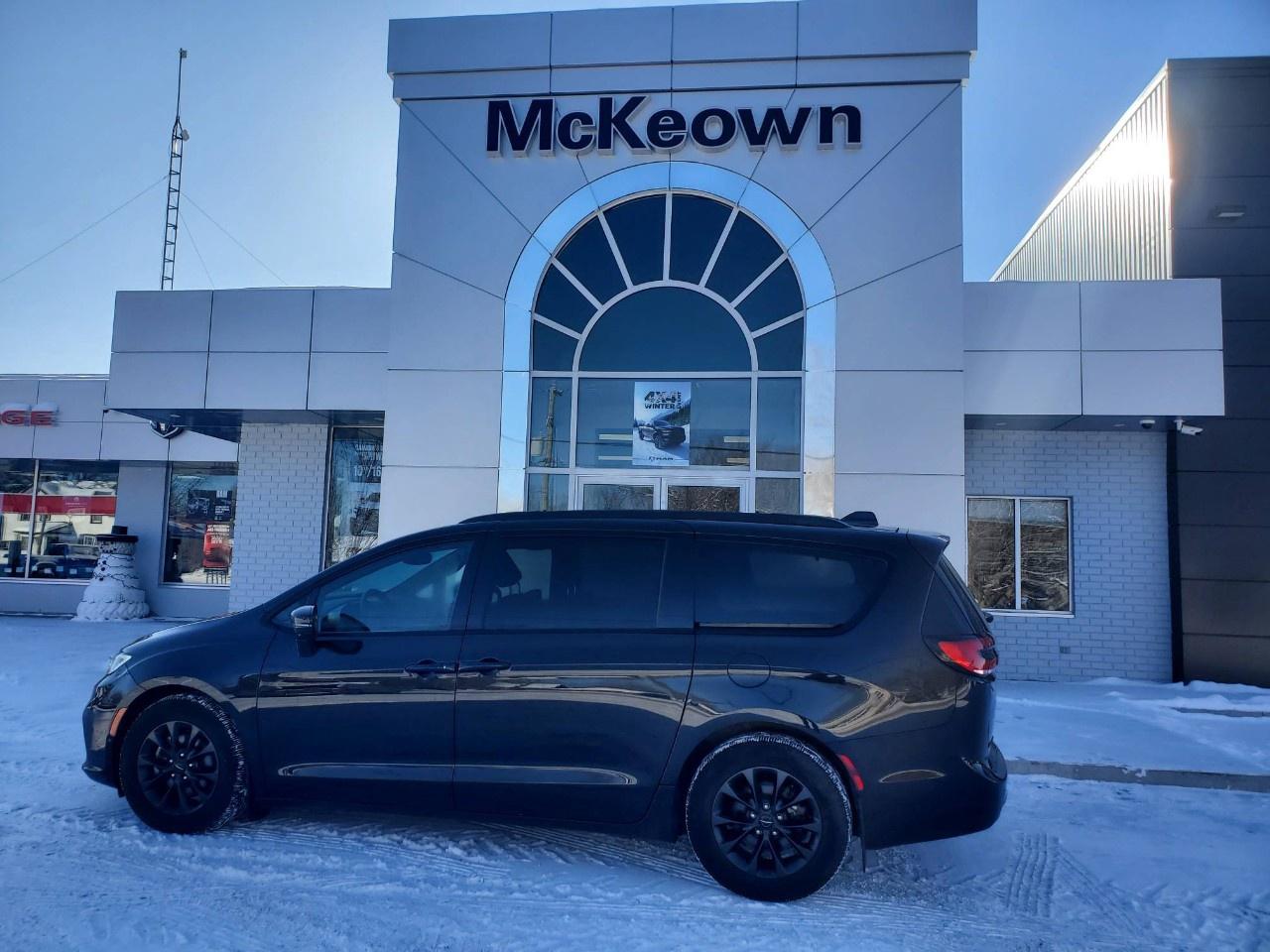 2022 Chrysler Pacifica Touring L FWD Photo