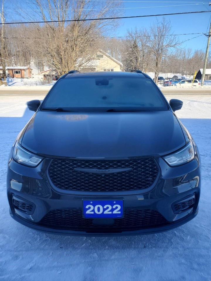 2022 Chrysler Pacifica Touring L FWD Photo