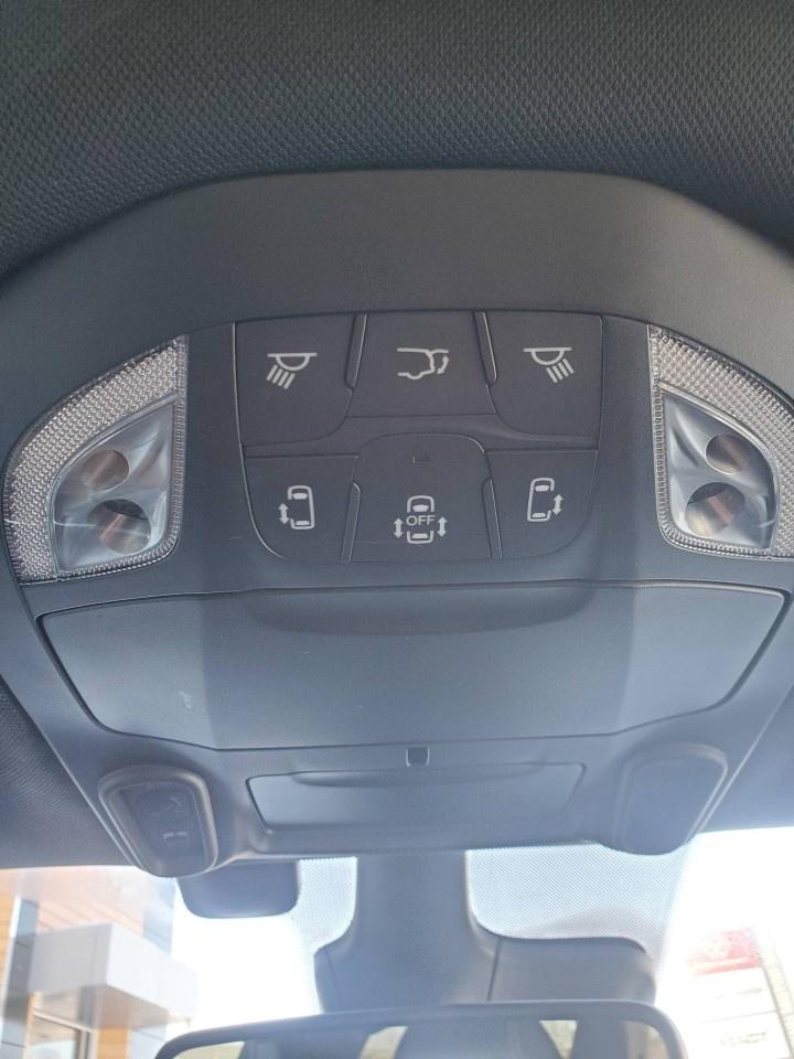 2022 Chrysler Pacifica Touring L FWD Photo