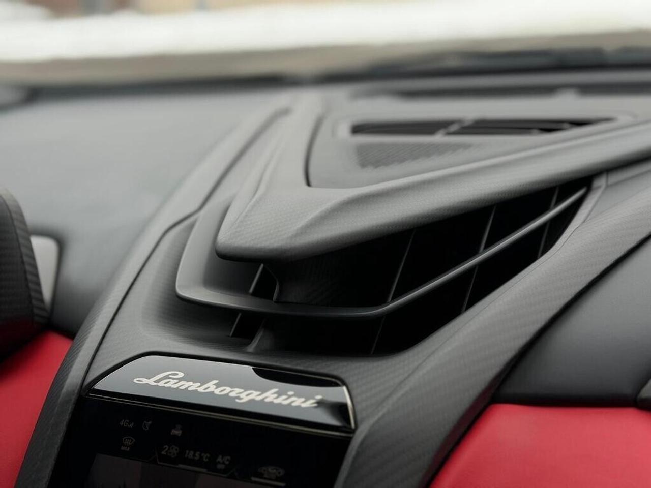 2024 Lamborghini Revuelto 1001 HORSEPOWER Photo