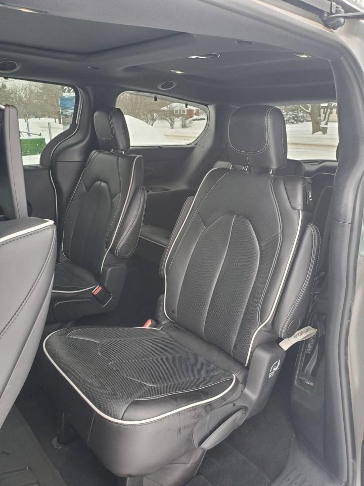 2024 Chrysler Pacifica Limited FWD Photo