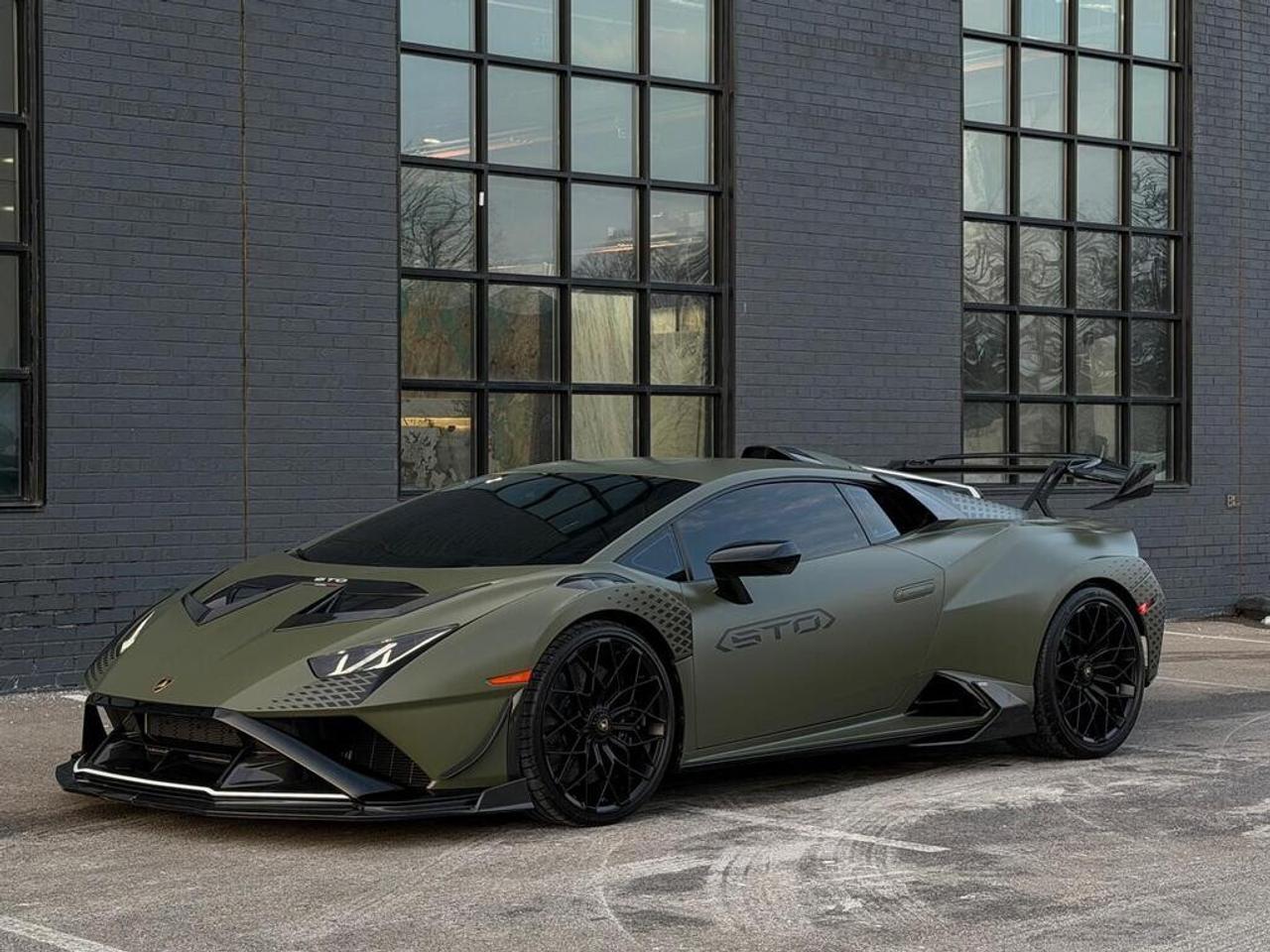 2023 Lamborghini Huracan STO Photo